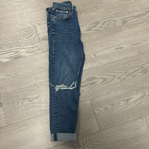 ZARA KNEE RIP DENIM JEANS - Picture 2 of 2